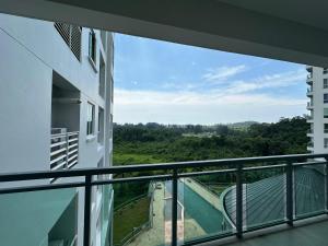 Μπαλκόνι ή βεράντα στο A&S Homestay at Santubong Suite