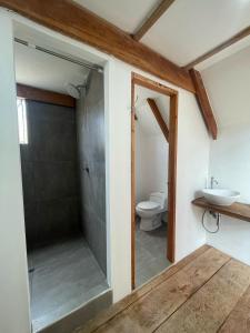 Salle de bains dans l'établissement Teulu Máncora