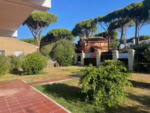 Κήπος έξω από το Chalet Independiente Pango Vistahermosa