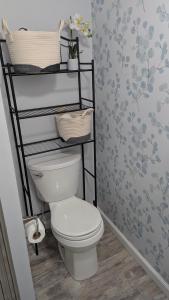 Ein Badezimmer in der Unterkunft Double Take! Renovated Vacation Home