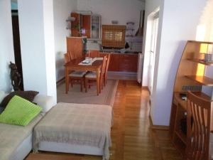 Η κουζίνα ή μικρή κουζίνα στο Apartments Buljan