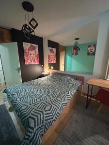 Postel nebo postele na pokoji v ubytování One bedroom condo in Skopje