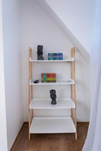 Η βιβλιοθήκη του διαμερίσματος +9 φωτογραφίες