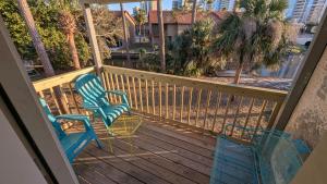 Ein Balkon oder eine Terrasse in der Unterkunft Double Take! Renovated Vacation Home