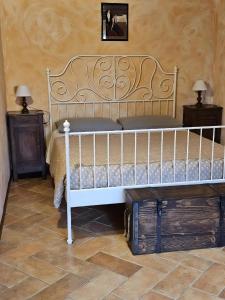 A bed or beds in a room at L'angolo nascosto