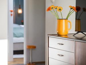 Posteľ alebo postele v izbe v ubytovaní Orange and Towers Apartment