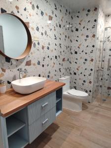 Phòng tắm tại Colonial City Stay with Local Soul