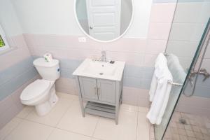 Ein Badezimmer in der Unterkunft GolfView Hotel