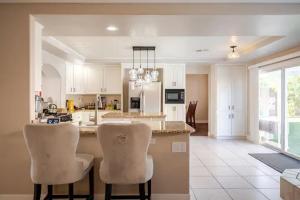 Η κουζίνα ή μικρή κουζίνα στο The Vegas Villa