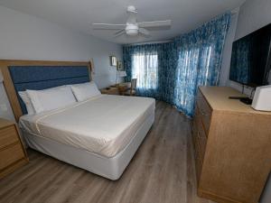 Shell Island Beach Club客房内的一张或多张床位