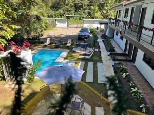 Bassein majutusasutuses Hotel Azul Coral või selle lähedal