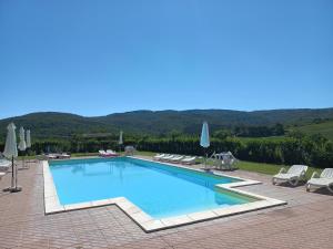 Bazén v ubytovaní Agriturismo La Bulletta alebo v jeho blízkosti