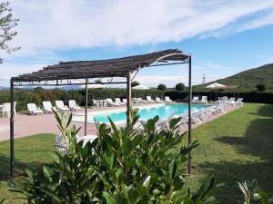 Bazén v ubytovaní Agriturismo La Bulletta alebo v jeho blízkosti