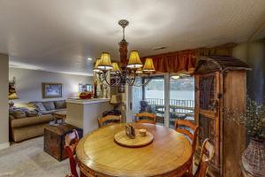 Fotografie z fotogalerie ubytování Lazy on the Lakefront (F205) v destinaci Twin Beaches