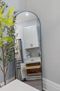 Køkken eller tekøkken på Minutes to Arena District - Foosball & Game Area + 44 billeder