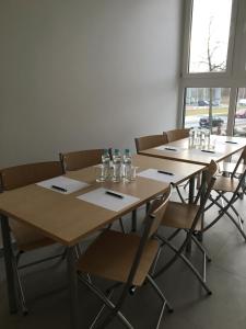 Reštaurácia alebo iné gastronomické zariadenie v ubytovaní Arcus Premium Hostel