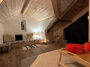 TV a/nebo společenská místnost v ubytování Le Charmant Spa