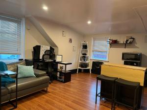 Η κουζίνα ή μικρή κουζίνα στο Charming NYC apt near UBS and Belmont Park Village