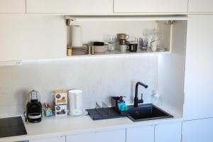 Η κουζίνα ή μικρή κουζίνα στο Apartment in Niš, Center! brand-new