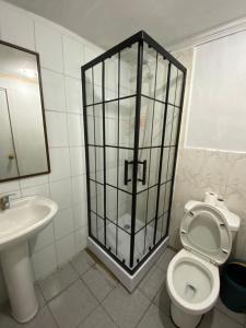 Bilik mandi di Selva Hospedaje