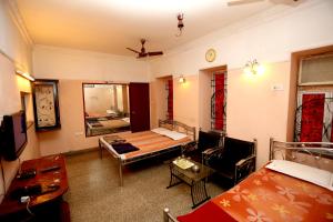 Gallery image of Central Guest House in Kolkata