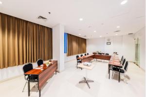 Posezení v ubytování Whiz Prime Hotel Balikpapan