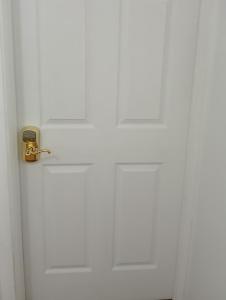 Mynd úr myndasafni af Neat bedroom with Exclusive bath -FREE WIFI-Self check in- New London-Mystic í New London
