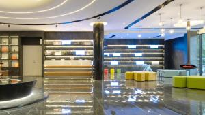 沃德酒店济南泉城广场大明湖店的休息区
