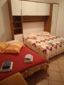 Posteľ alebo postele v izbe v ubytovaní Lovely Meta apartments