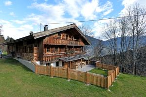 Fotografie z fotogalerie ubytování Bauernhaus & Appartement Goldschmied v destinaci Fügenberg