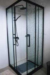 Ένα μπάνιο στο Rusororo Modern Residence
