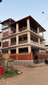 Budova, kde se ubytování v soukromí nachází + 8 fotografií