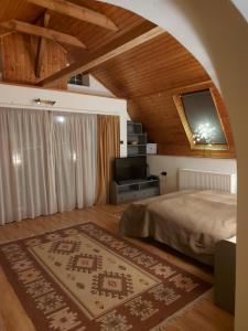 Posteľ alebo postele v izbe v ubytovaní Attila-Apartman Budaörs