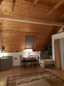 Posedenie v ubytovaní Attila-Apartman Budaörs