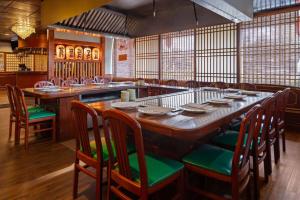Restoran või mõni muu söögikoht majutusasutuses Ramada by Wyndham Parsippany