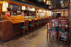 Lounge nebo bar v ubytování Ramada by Wyndham Parsippany