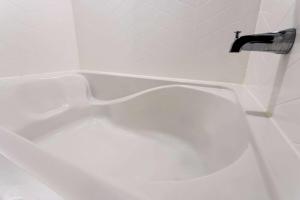 Vannituba majutusasutuses Ramada by Wyndham Parsippany