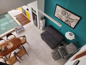 Χώρος καθιστικού στο Kyoto House - KBP with Onsen style pool, Warm water, Near Parahyangan Golf