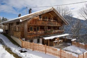 Fotografie z fotogalerie ubytování Bauernhaus & Appartement Goldschmied v destinaci Fügenberg