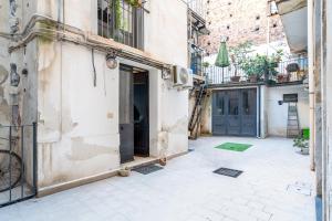 Το κτήριο όπου στεγάζεται  το διαμέρισμα