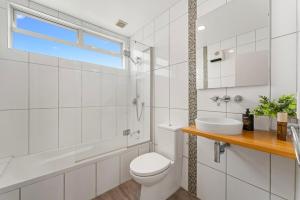 Imagine din galeria proprietății Rimu Retreat with wifi and 3 mins to town în Taupo +11 fotografii