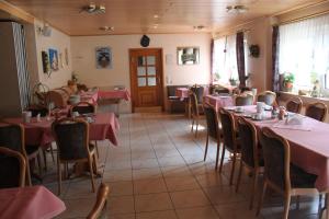 Restaurace v ubytování Landgasthof Hotel Sauer