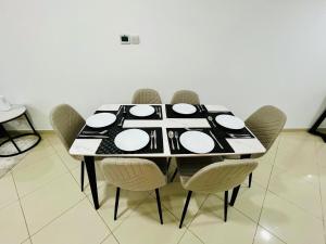 Galería fotográfica de 1 Bed-Apartment Cluster H JLT en Dubái
