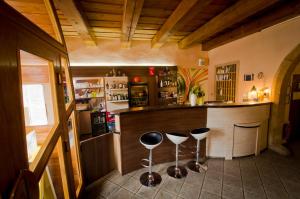 Lounge nebo bar v ubytování Hotel Čierny Orol