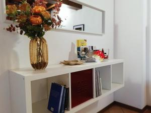 Knihovna v apartmánu