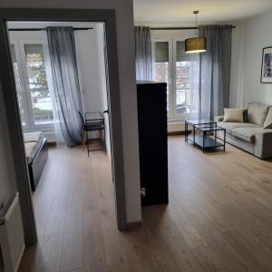 Μια τηλεόραση ή/και κέντρο ψυχαγωγίας στο Apartament Skarbowa 1A +4 φωτογραφίες