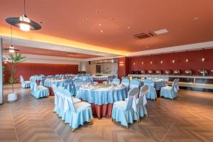 Restauracja lub miejsce do jedzenia w obiekcie Calvin International Hotel Guangzhou Baiyun International Airport Huadu Plaza Branch - Free Deliver Service to Guangzhou Baiyun International Airport & Free Deliver Service to Canton Fair Complex During Canton Fair Period