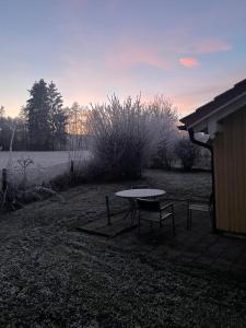 Fotografie z fotogalerie ubytování Ferienhäuser in Postmünster am See, mit eigenem Garten, mit Vierbeiner! v destinaci Postmünster