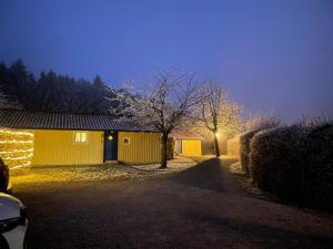 Fotografie z fotogalerie ubytování Ferienhäuser in Postmünster am See, mit eigenem Garten, mit Vierbeiner! v destinaci Postmünster