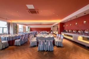 Restauracja lub miejsce do jedzenia w obiekcie Calvin International Hotel Guangzhou Baiyun International Airport Huadu Plaza Branch - Free Deliver Service to Guangzhou Baiyun International Airport & Free Deliver Service to Canton Fair Complex During Canton Fair Period